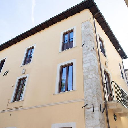 Dimora Del Sole - Intero Appartamento L'Aquila Exterior photo